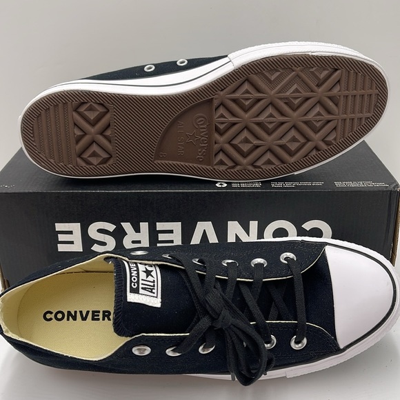 Converse WMNS CTAS LIFT OX
BLACK/WHITE/WHITE 560250C Platforms Sneakers - Picture 5 of 16
